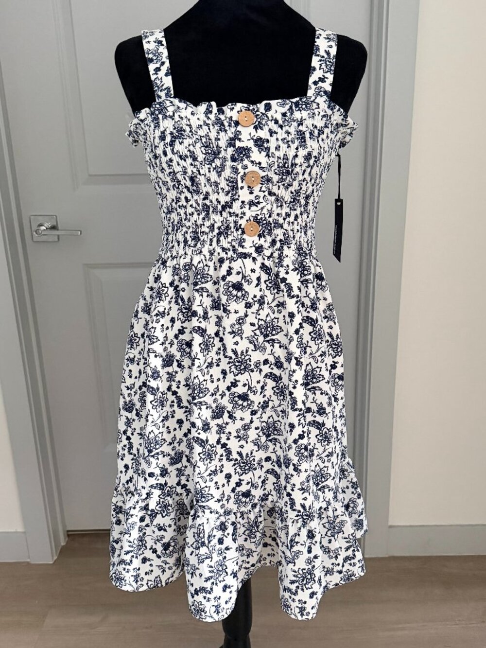 Mary & Mo Dress Womens M Blue White Floral Cottage Smocked Ruffle Empire Summer